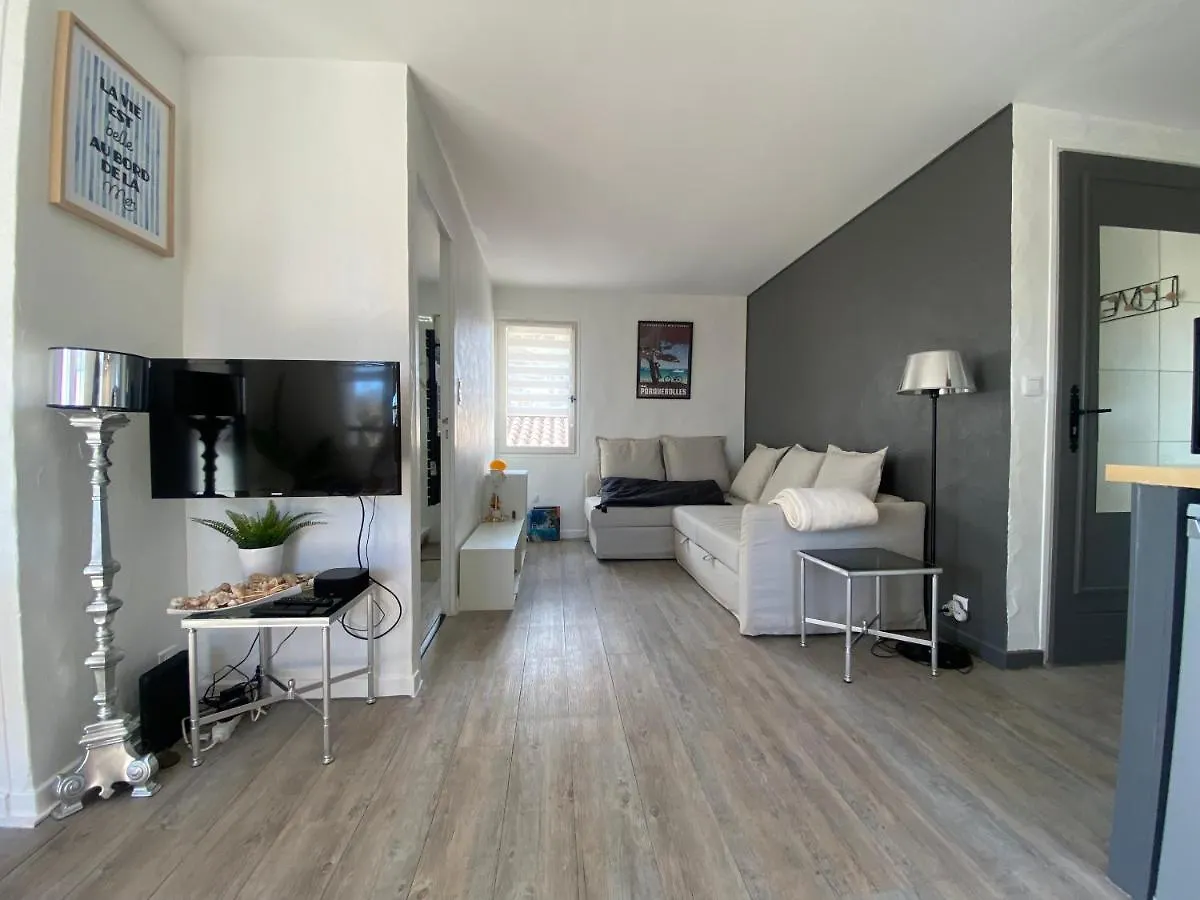 Carqueiranne Studio De Charme Proche Plages Apartment